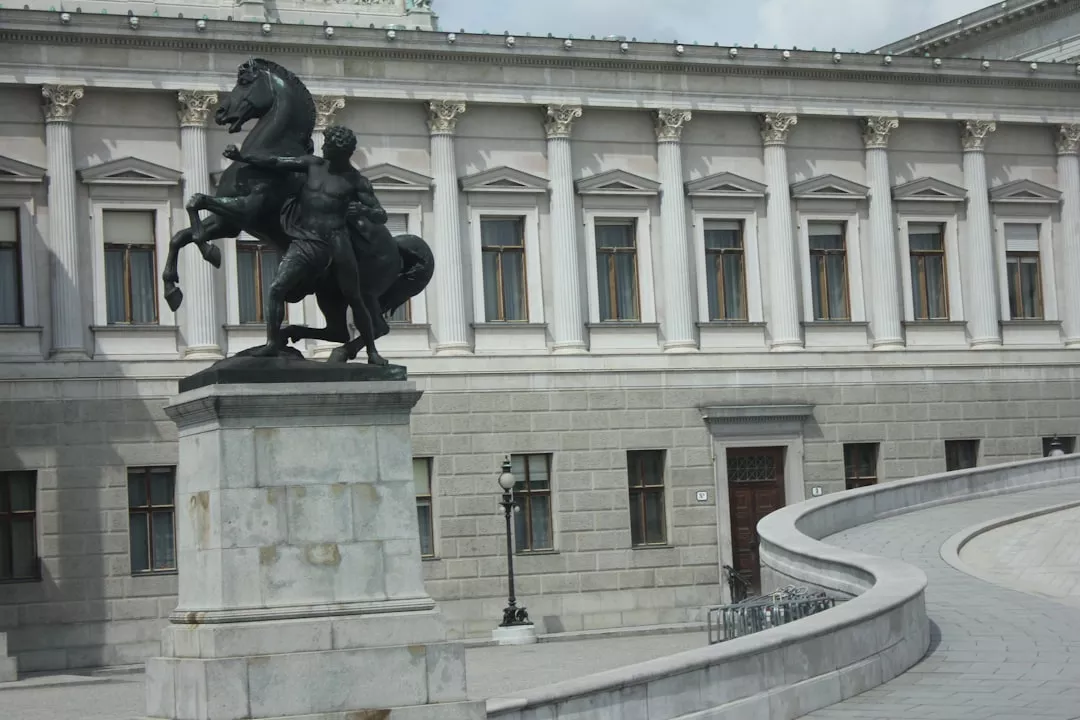 DIY Solar Units Conquer US Homes Amid Government Hesitation