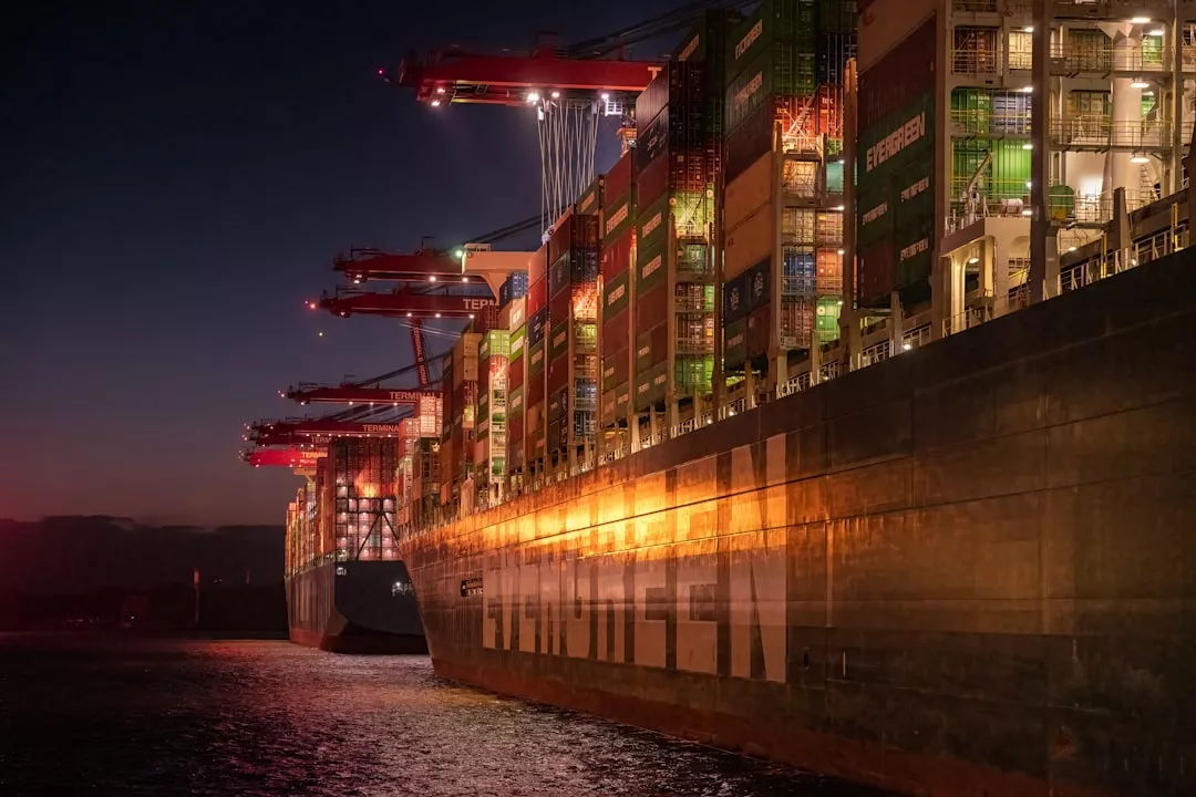 China's Trade Surplus with US Rises as Export Records Shatter